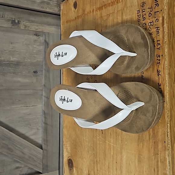 Style & Co. Shoes - Style & Co size 9 sandal. NWOB
